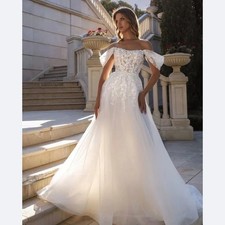 Elegant A-line Tulle Boho Wedding Dress Off Shoulder Lace Appliques Bridal Gowns