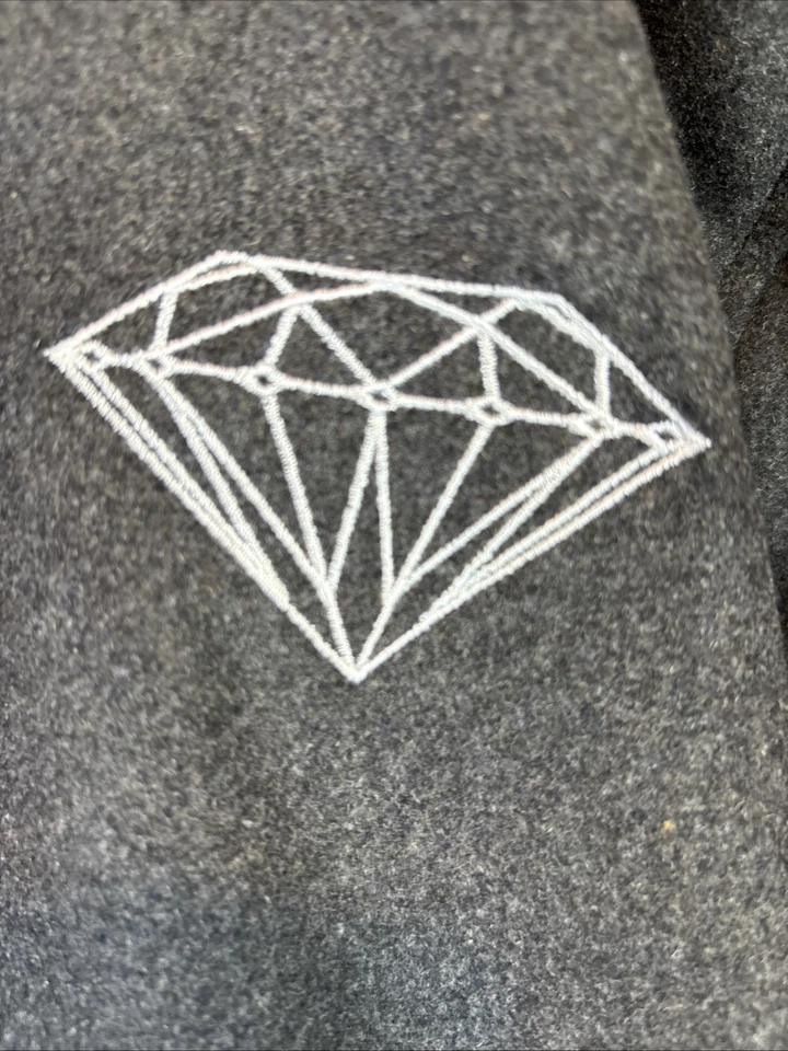 Chaqueta Bomber Diamond Supply Co Fieltro Bordada Gris Para Hombre Talla XL Foto 2 de 4