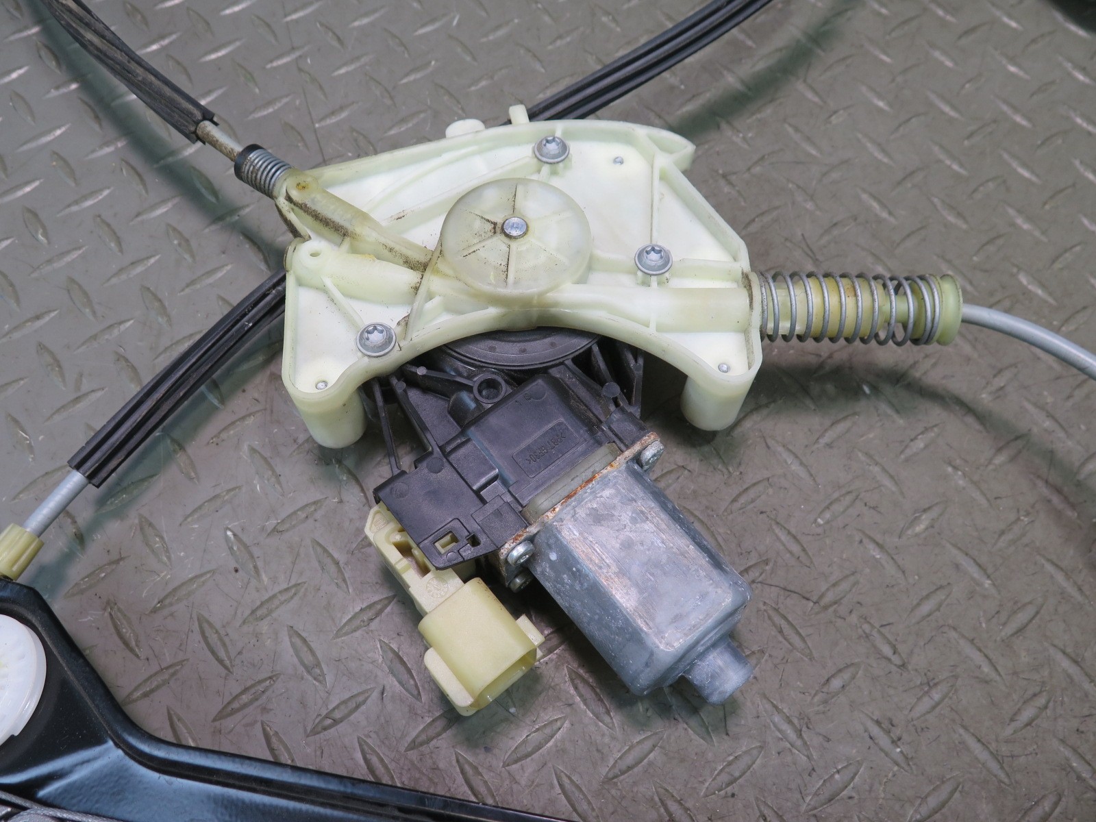 Maserati Quattroporte 2014-2021 Rear Left Window regulator