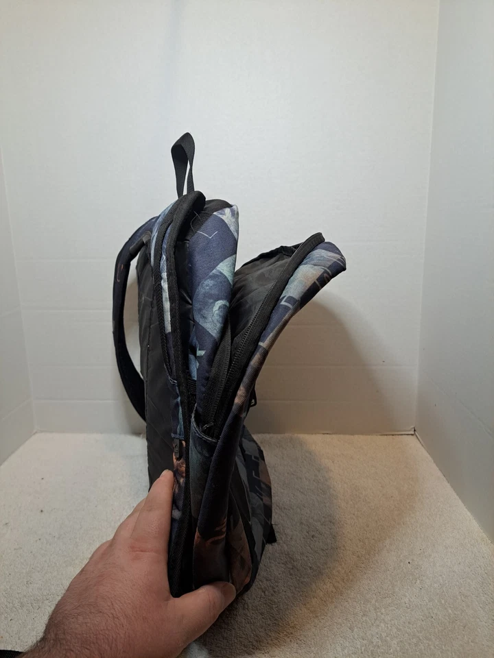 Mochila Mercurio Diseño a Cuadros Negra y Azul Excelente Estado Funcionando Cremalleras Foto 2 de 4