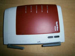 Fritzbox WLAN 3270 v3  mit Original-Netzteil 12V / 1A) ohne Kabel