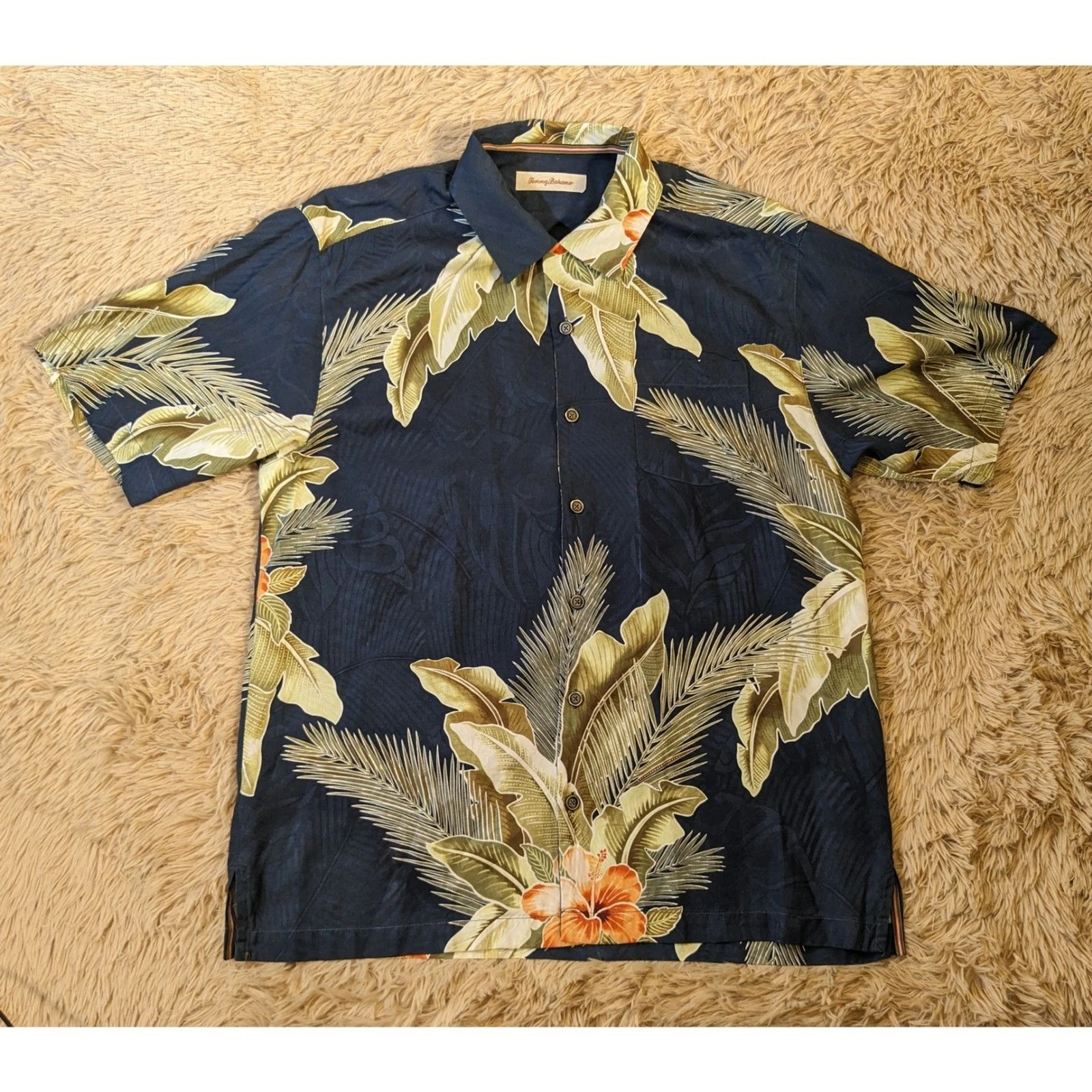 Tommy Bahama Silk Hawaiian Shirt Havana Mens medium Large floral print