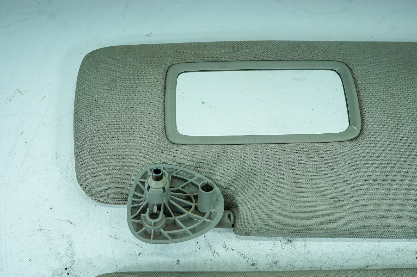 13-18 Ram 2500 Tradesman OEM Front Right & Left Sunvisor Sun Visor Cover 5090