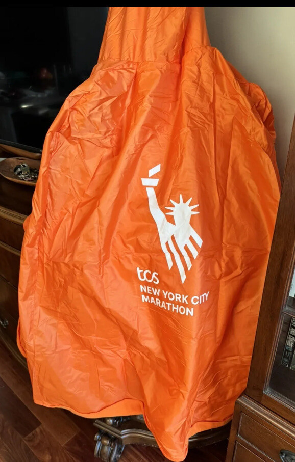 New York City Marathon 2023 Road Runners NYRR Hooded … Gem