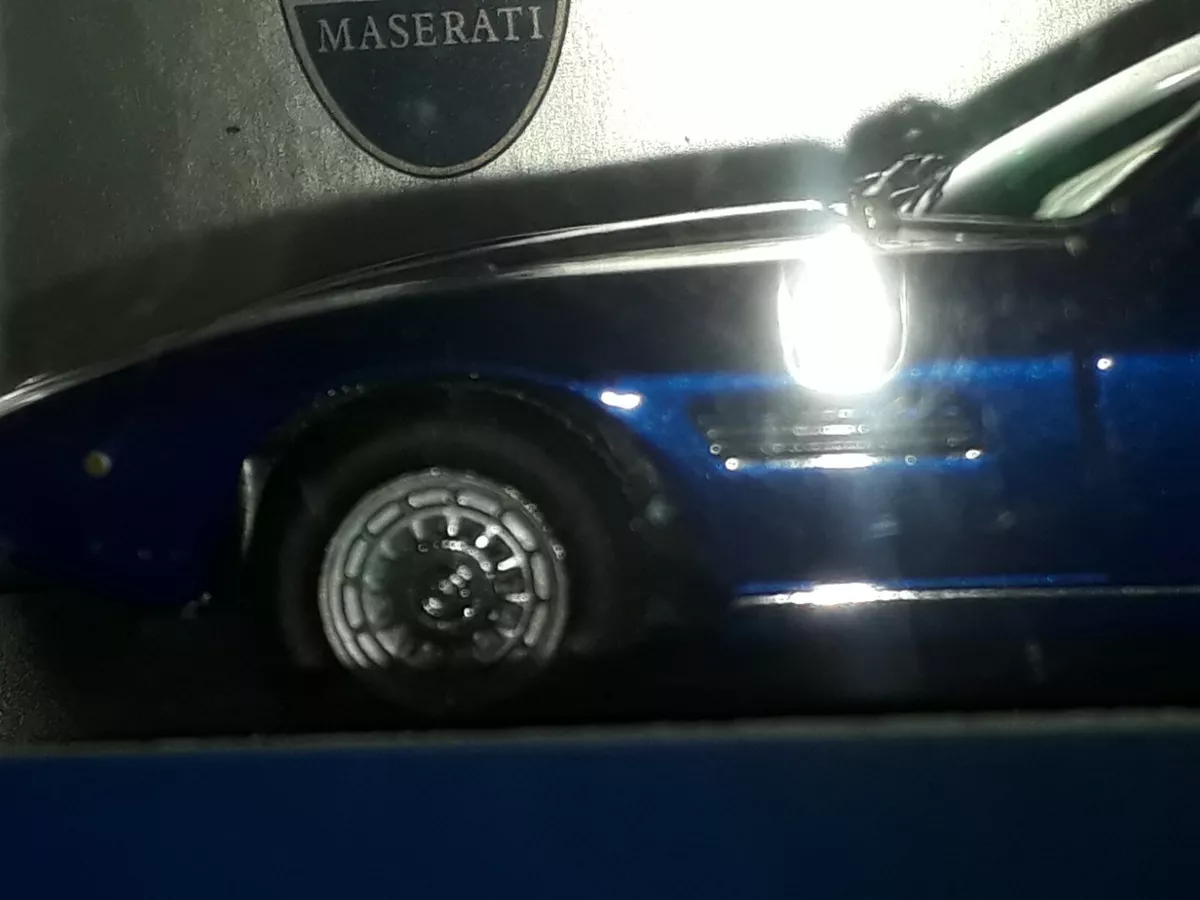 Ixo 1 43 Maserati Ghibli Coupe Bleu sport voiture miniature CLC050