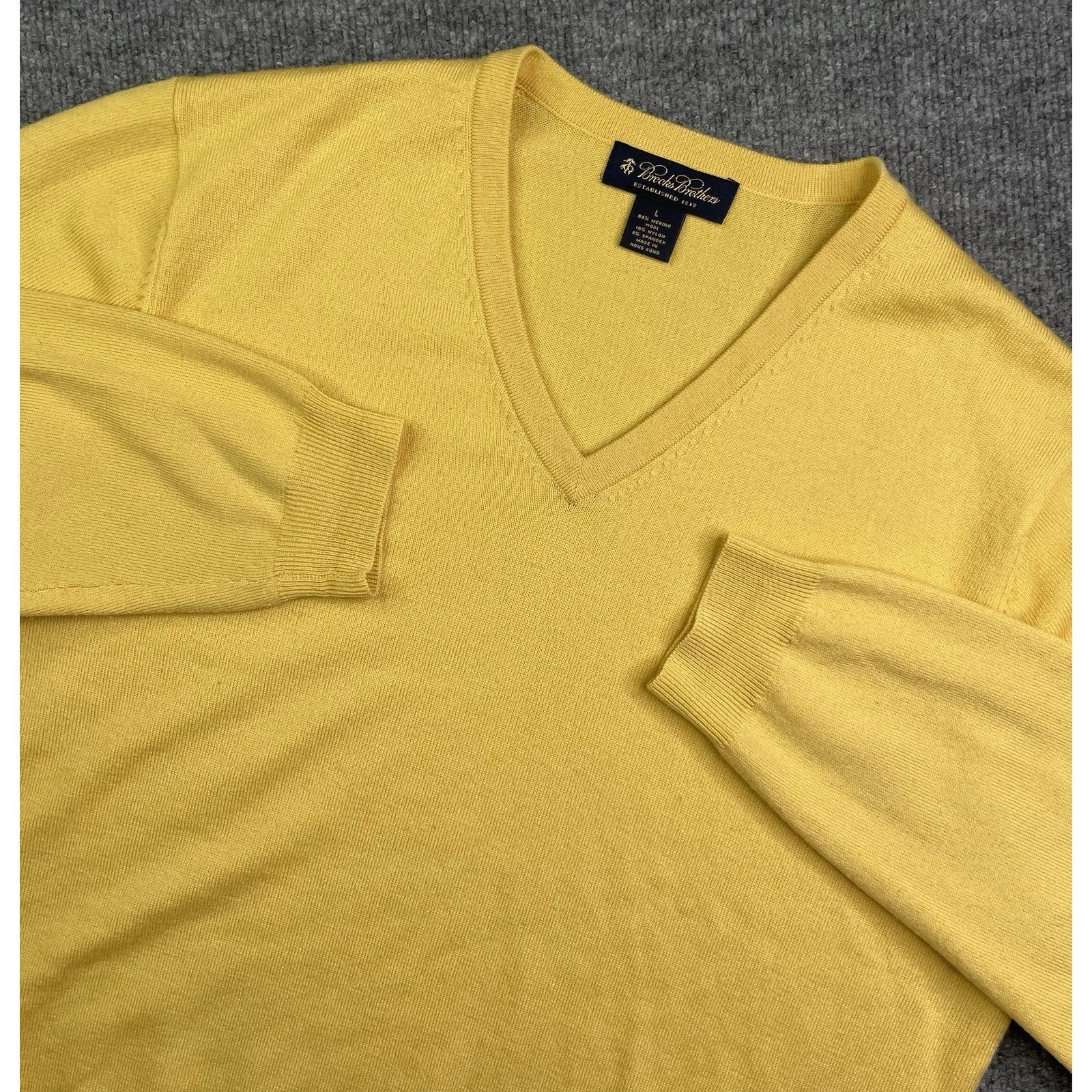 Brooks Brothers Sweater Men's L Yellow Merino Wool Blend Knit V-Neck
Opens in a new window or tab