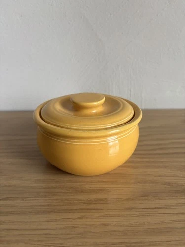 Vintage Fiestaware Kitchen Kraft - Individual casserole & lid - yellow (1937-44)