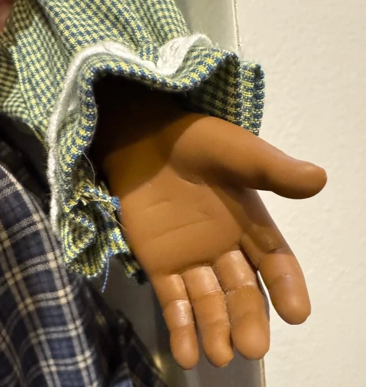 Muñeca Heidi Ott "Ellie" negra de 18" en caja original cuerpo suave marrón ojos dormidos certificado de autenticidad Foto 4 de 4