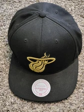 Mitchell & Ness Snapback NBA Miami Heat Adult One Size Adjustable Wool Blend