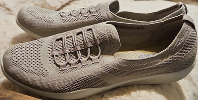 Skechers Air-Cooled Memory Foam Beige Knit Lace Up Low Top Walking Sneakers
