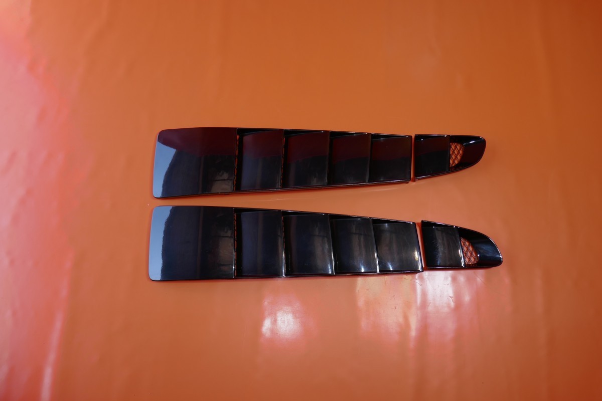 Audi R8 2011-2015 Grille P/N 427825314