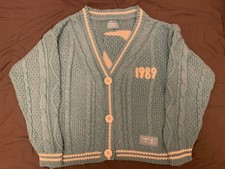Offizielle Taylor Swift 1989 (Taylor’s Version) Strickjacke Größe XS/SM