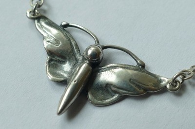Halskette Jugendstil Collier mit einem Schmetterling Silber Vintage um 1900