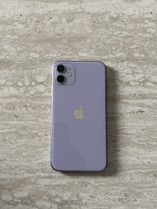 iPhone 11 64 GB violett gebraucht