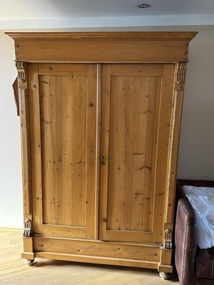 Antiker Schrank
