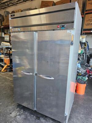 Beverage Air HF2HC-1S 52.00'' 45.2 cuft Top Mounted 2 Section Solid Door Freezer