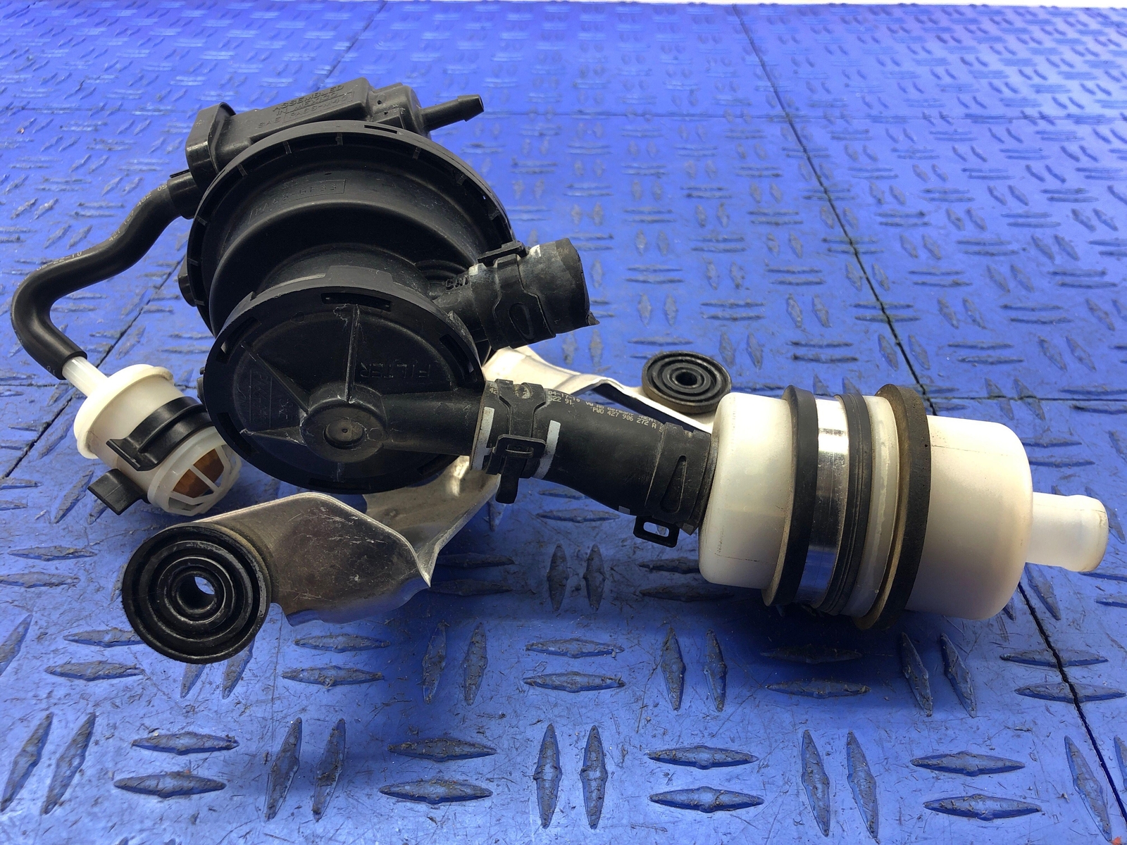 2008-2015 AUDI R8 REAR LEFT SECONDAY AIR INJECTION PUMP 427906271 OEM 2014 2013