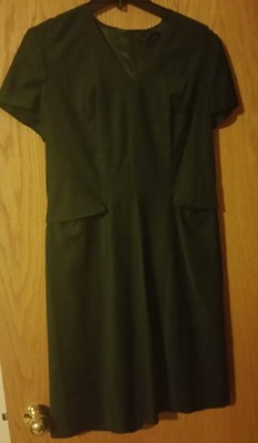 HUGO BOSS GREEN V-NECK SHORT SLEEVE DILINA SHEATH DRESS SZ 10 NWT $595 | eBay HUGO BOSS GREEN V-NECK SHORT SLEEVE DILINA SHEATH DRESS SZ 10 NWT $595 | eBay