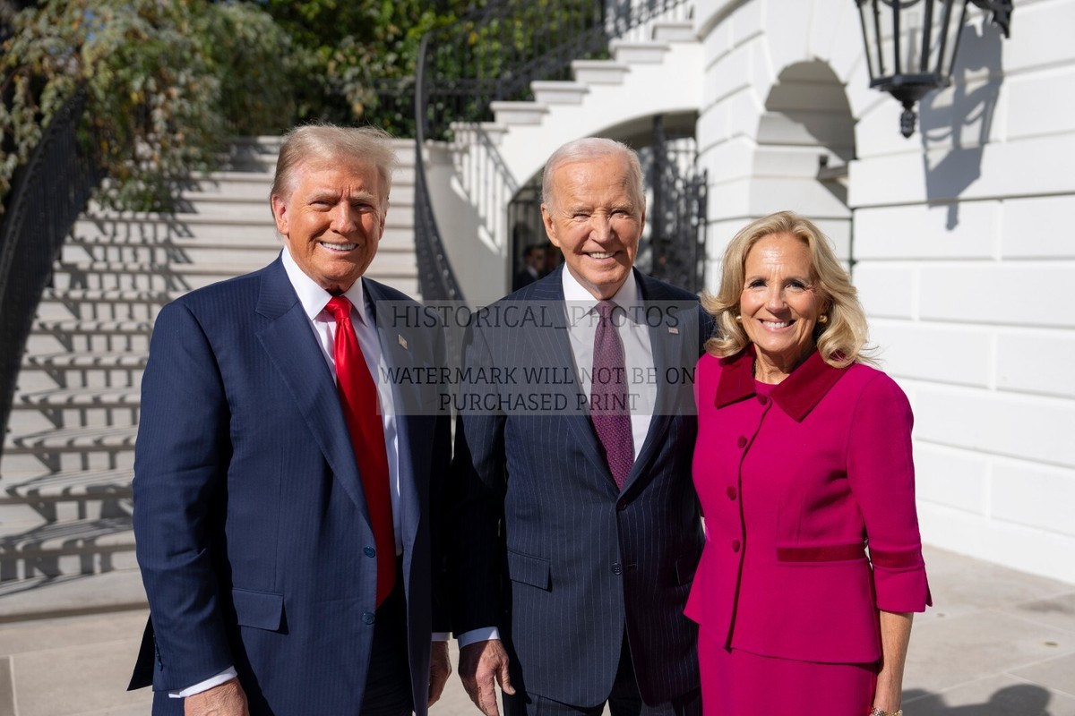 PRESIDENT DONALD TRUMP AT THE WHITE HOUSE WITH JOE AND JILL BIDEN