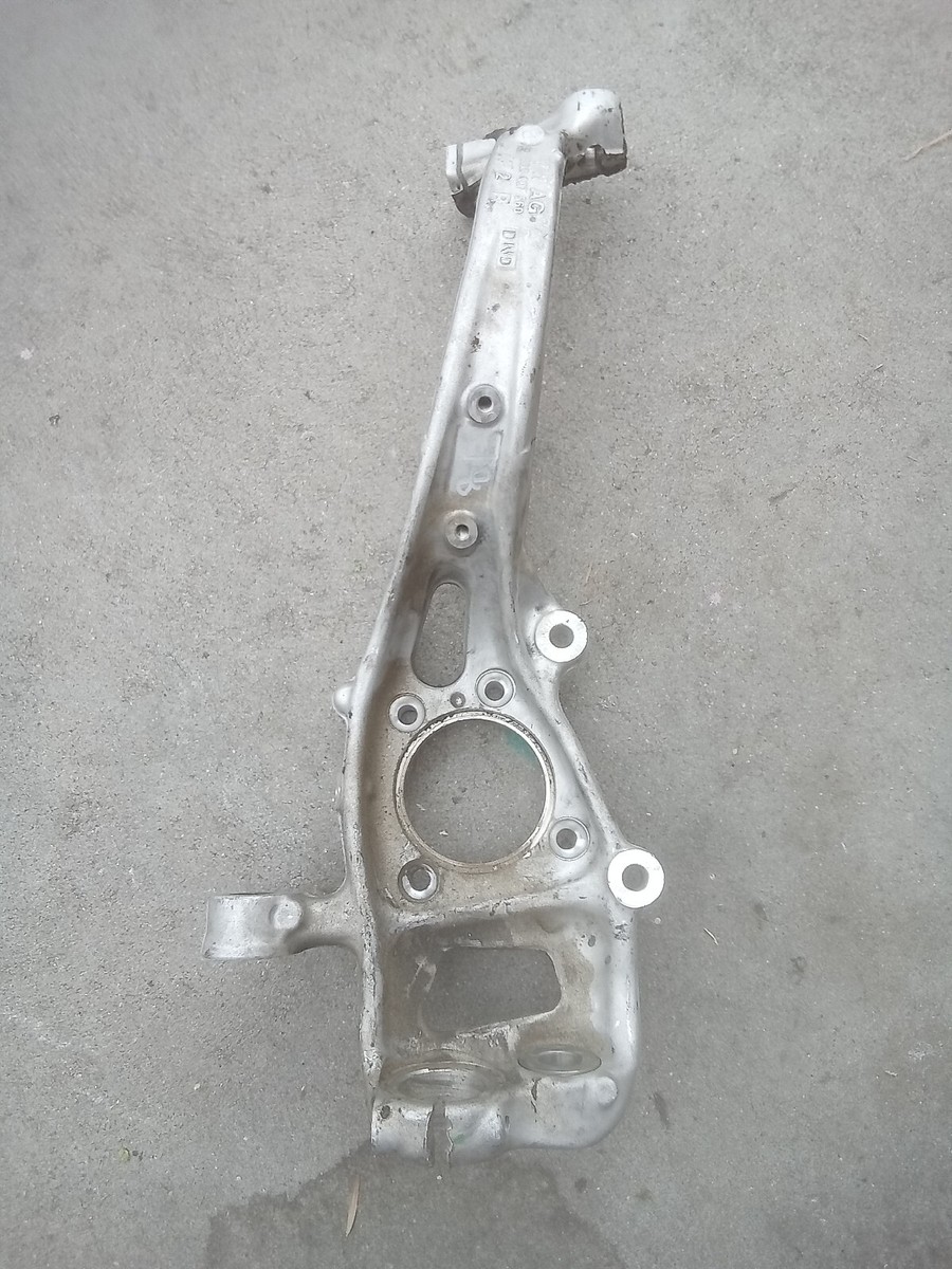 2017 - 2023 AUDI Q5 FRONT RIGHT STEERING SPINDLE KNUCKLE OEM 