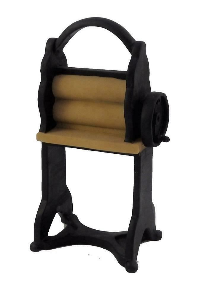 Dolls House Wringer Mangle Miniature Kitchen Laundry Furniture 1:12 Scale