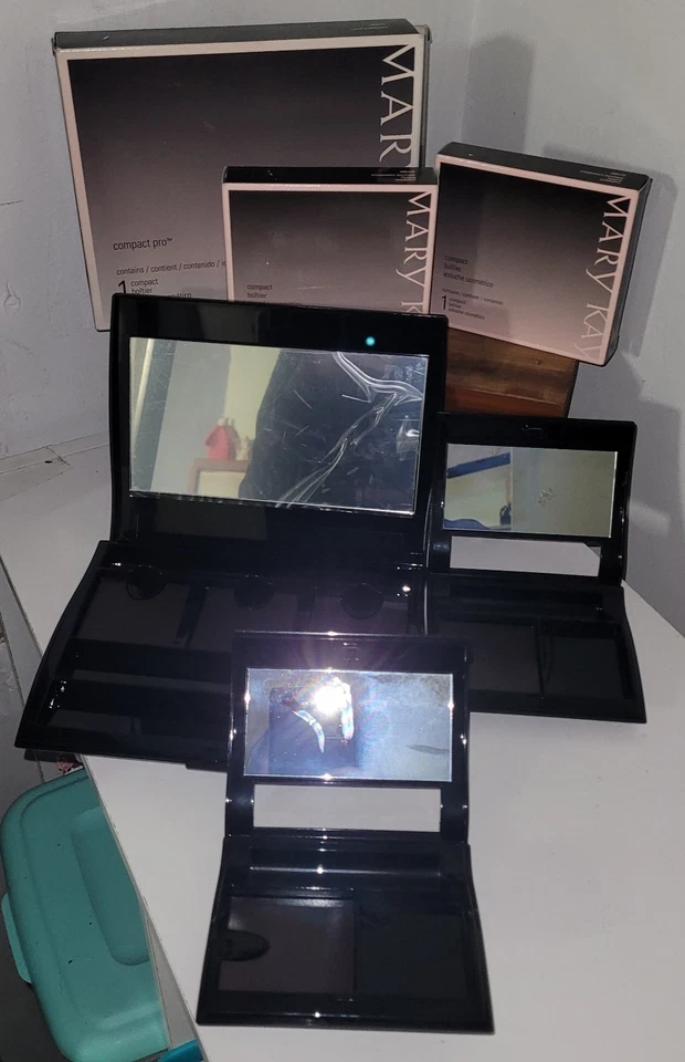 Mary Kay Compact Pro  Lg Magnetic Mirror Discontinued Item Rare Lot 2bS And 1 L - Image 2 of 4