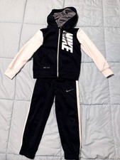 Boys Nike DriFit Black And White Tracksuit Size 4 XS 