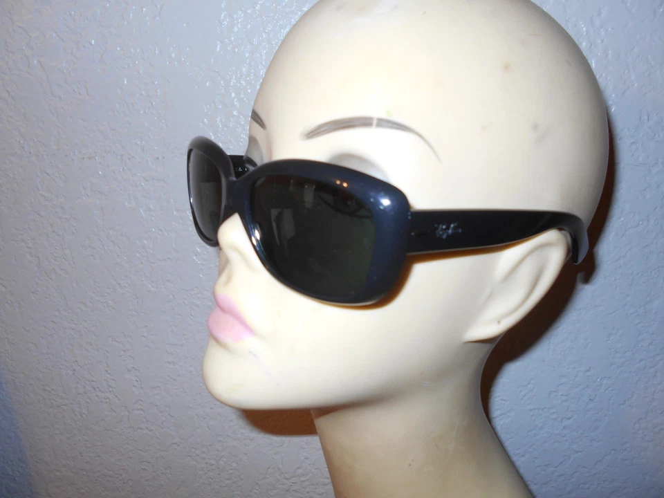 Солнцезащитные очки Ray Ban RB 4101 Jackie OHH 601 в черной оправе с зелеными линзами - Изображение 3 из 4