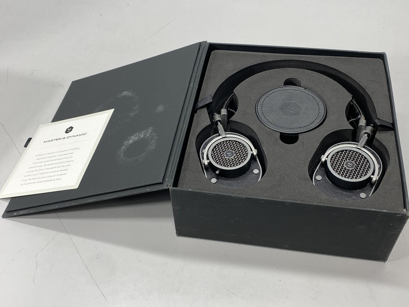 Master & Dynamic MH40 Over-Ear Headphones with Wire - Noise Isolation - Black