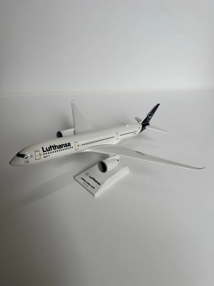 Sky Marks Model A350-900 Lufthansa 1/200 Scale Diecast Airplane with Stand - Image 3 of 3