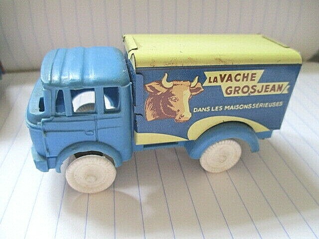 2 PETITS CAMIONS ANCIENS SÉSAME PUBLICITAIRES VACHE GROSJEAN ET BUTAGAZ VINTAGE