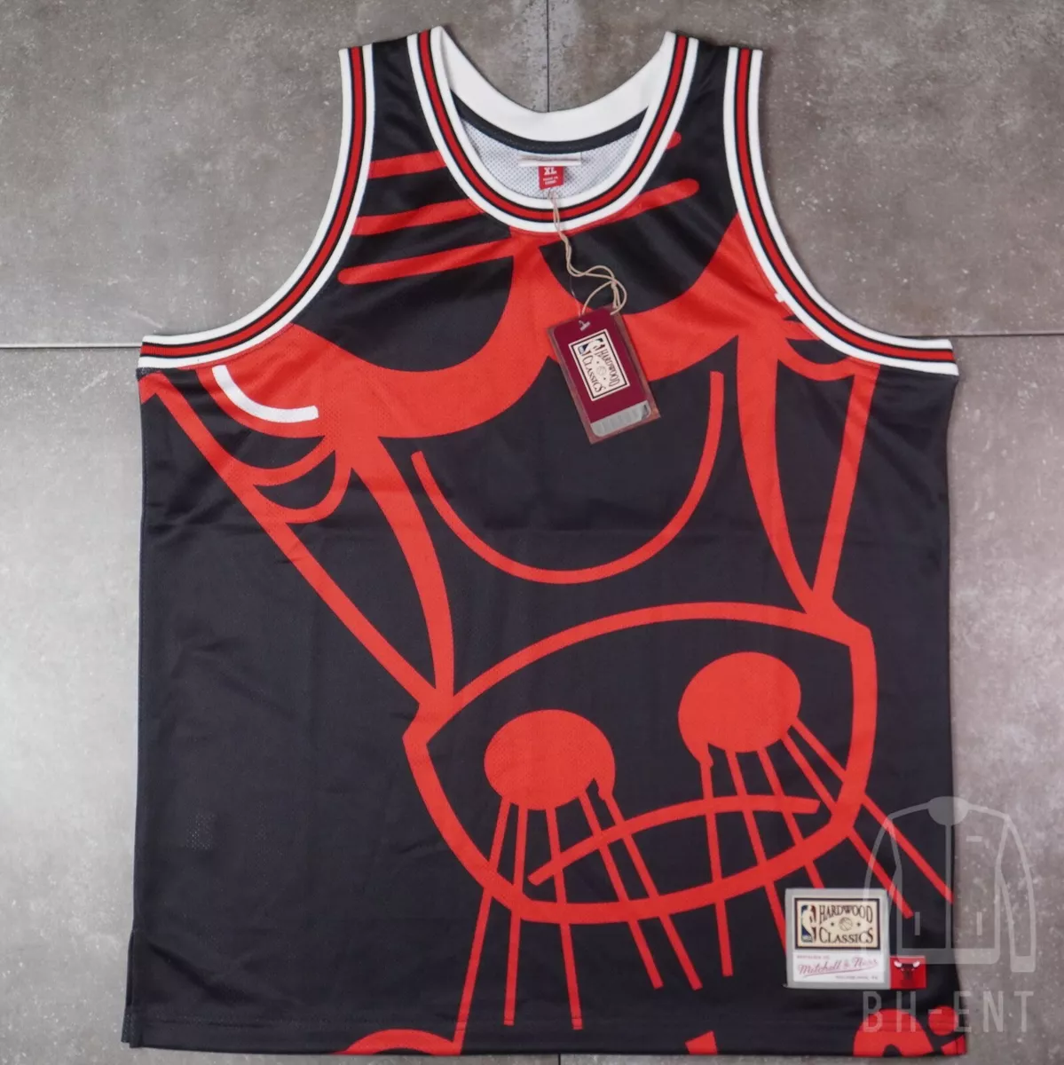 Mens Big Face Bulls Bomber Jacket Black/red, Mitchell & Ness Jackets