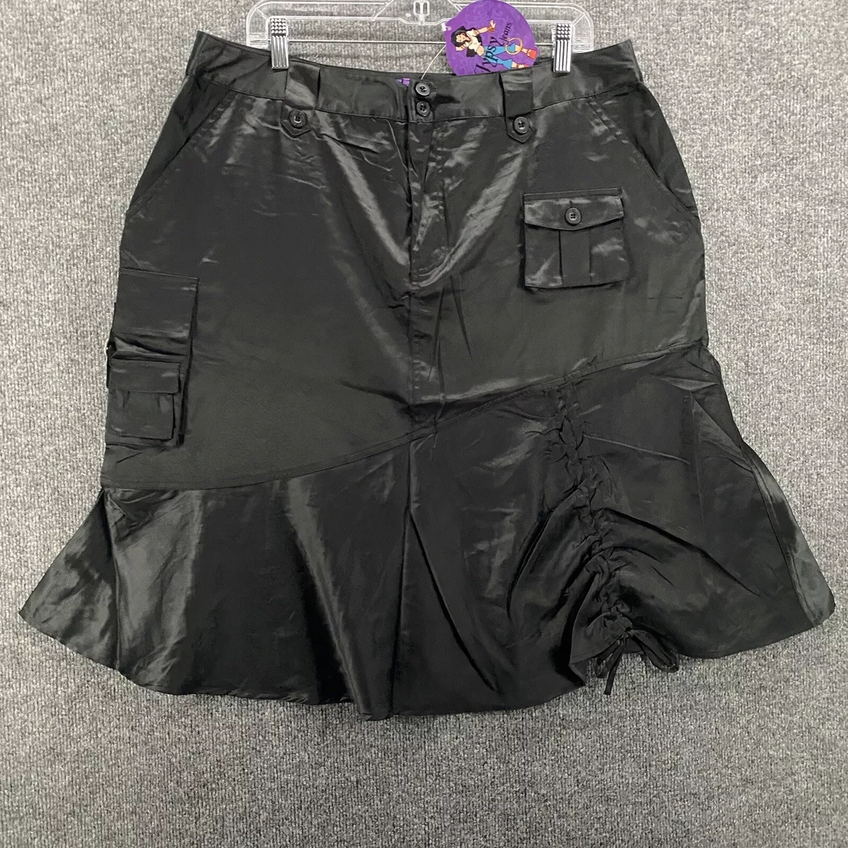 Cargo skirt knee clearance length