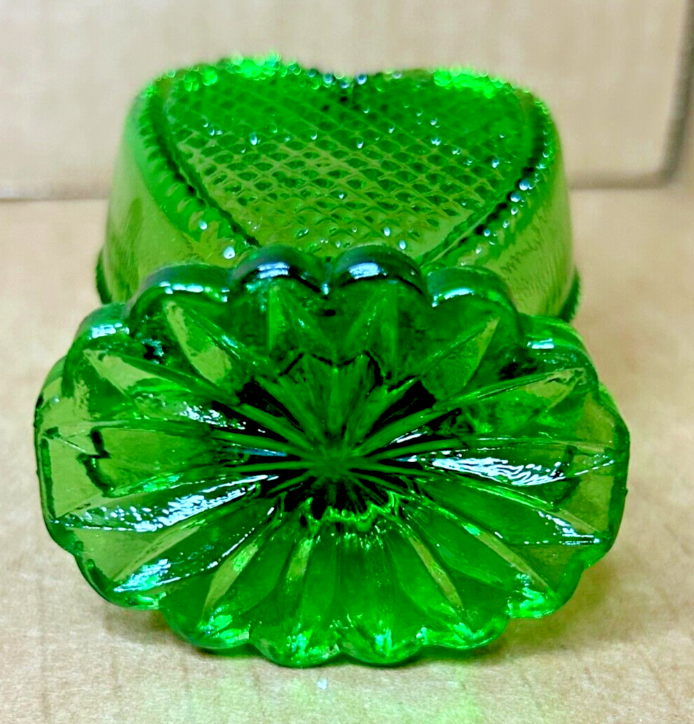 Vintage Degenhart Glass Green Heart Toothpick Holder Uranium Glow eBay