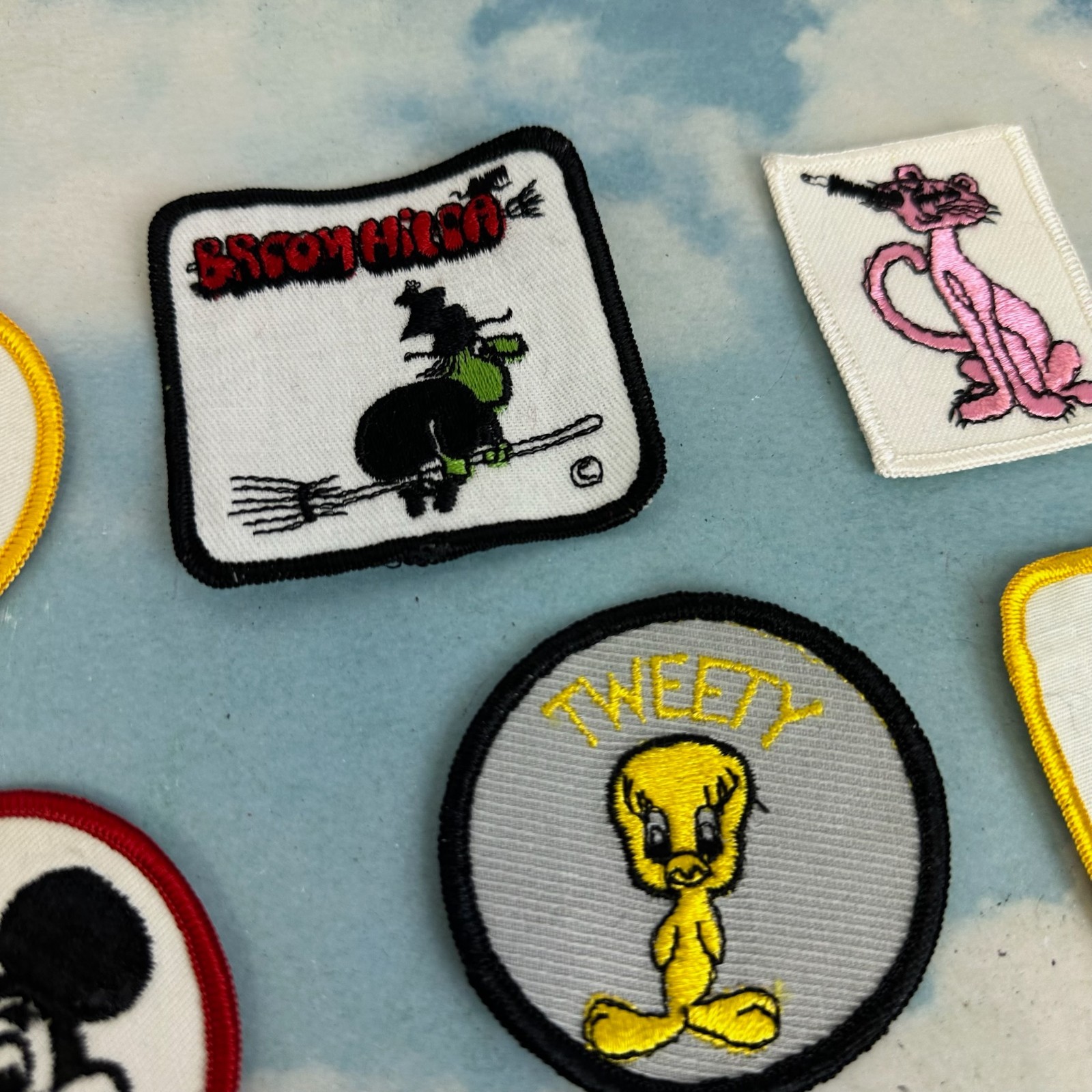 Lot (12) Vintage NEW OLD STOCK Patches Cartoon Pink Panther Charlie Donald Duck thumbnail 3