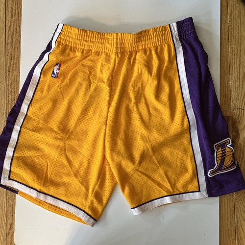 Mitchell & Ness LA Lakers 09 Swingman Basketball Shorts Gelb Herren Gr. L