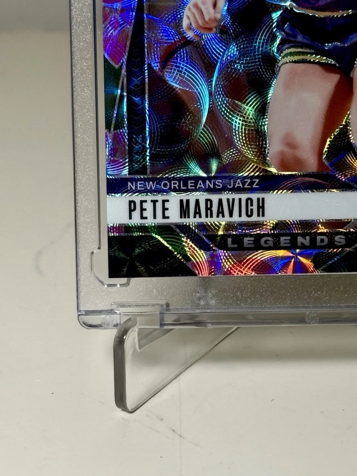 Flor de loto Panini Prizm 2024-25 SSP/18 HOF Pete Maravich Foto 4 de 4