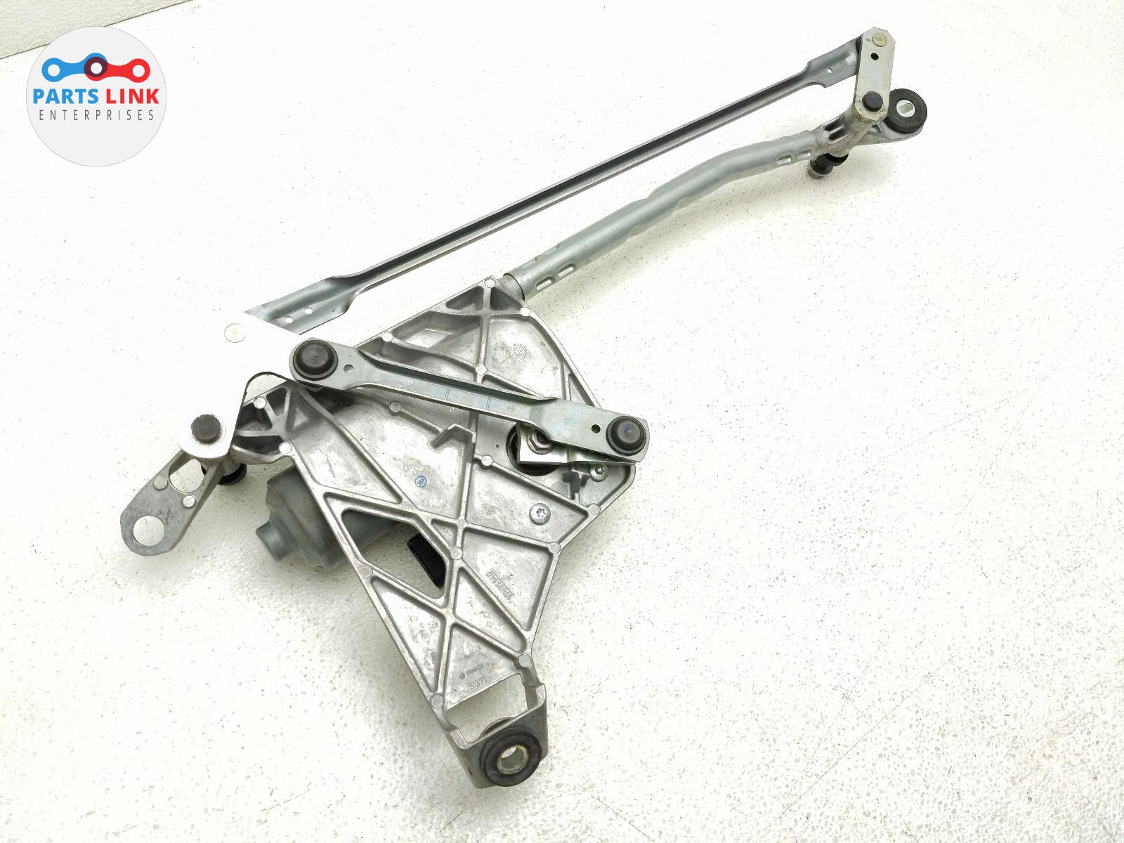 2016-20 BENTLEY BENTAYGA FRONT WINDSHIELD WIPER GLASS MOTOR LINKAGE ASSEMBLY