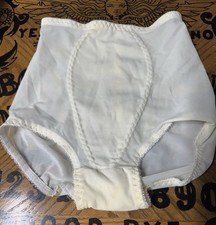 VINTAGE RONNI SHAPER PANTY  SIZE 24/26 WAIST.