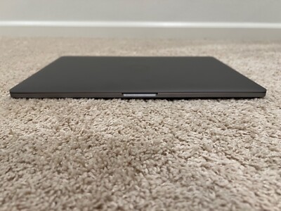 MacBook Pro 16 inch 2019 - 2.4 GHz 8-Core i9 - 8GB 5500M GPU