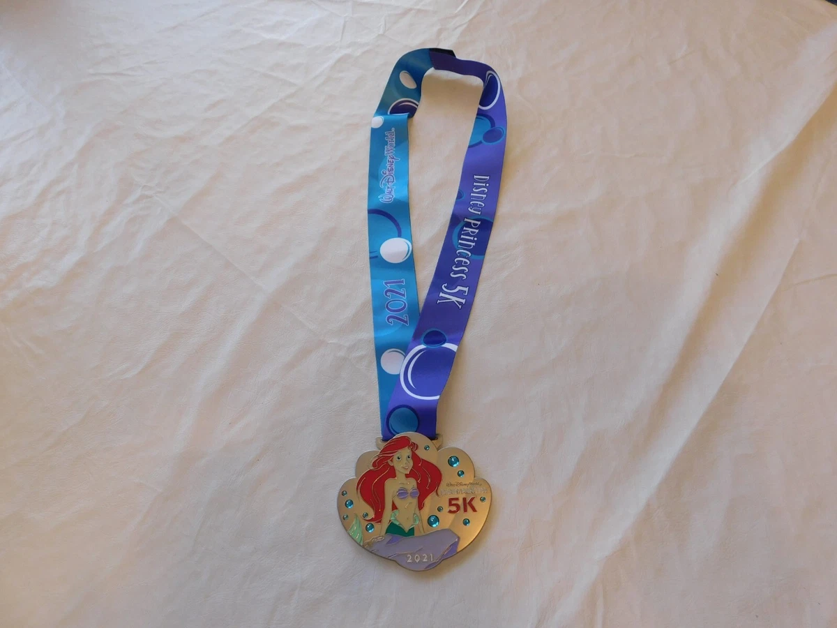 ディズニー　Lanyard medal Значки и нашивки Disney Lanyard Medal In Walt Disney World (1968 г