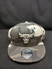 New Era 9Fifty NBA Chicago Bulls Winter Camo White Logo Snapback Basketball Mens