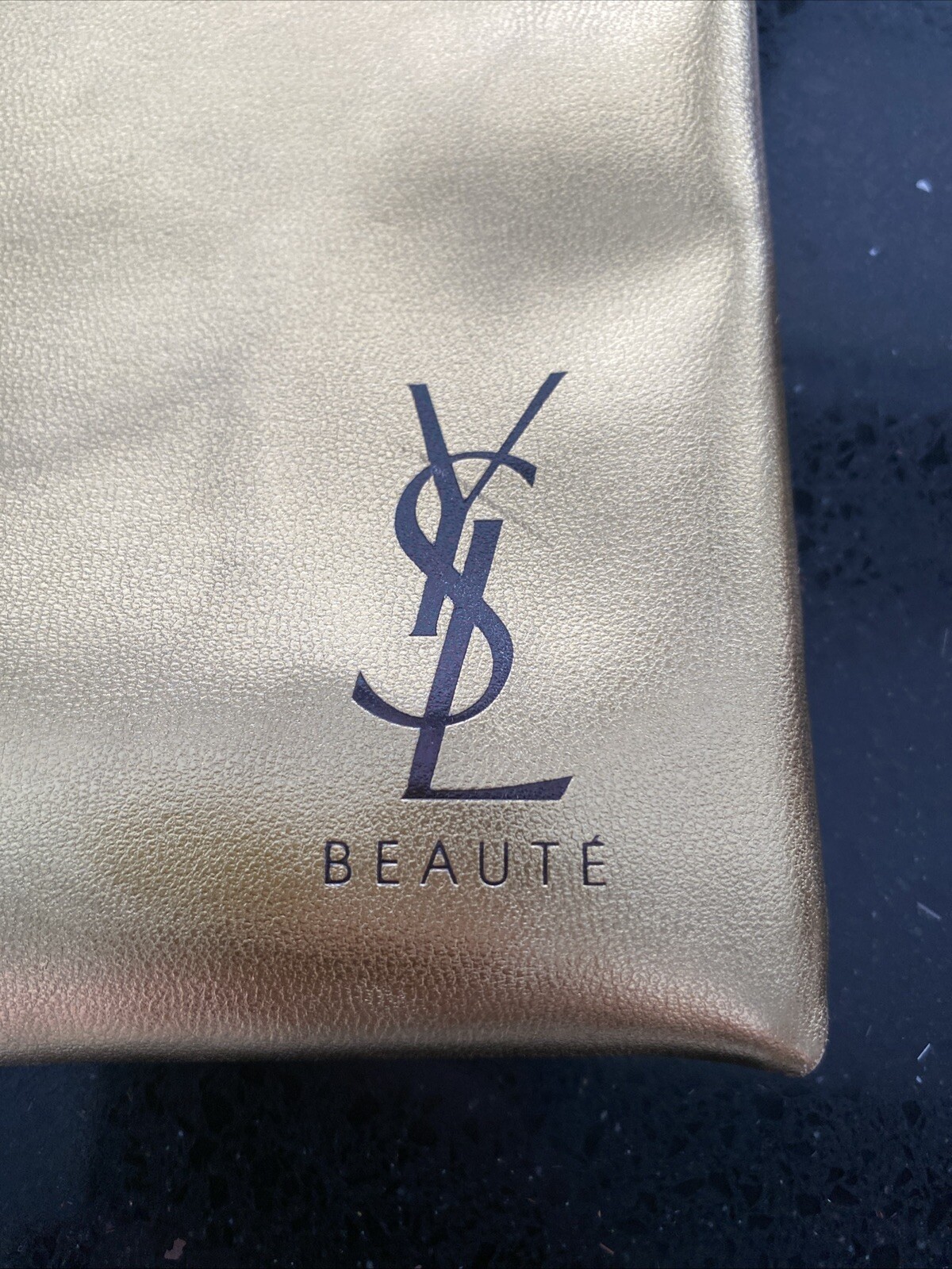 Yves Saint Laurent YSL Beaute borsa frizione cosmetica oro con nappa