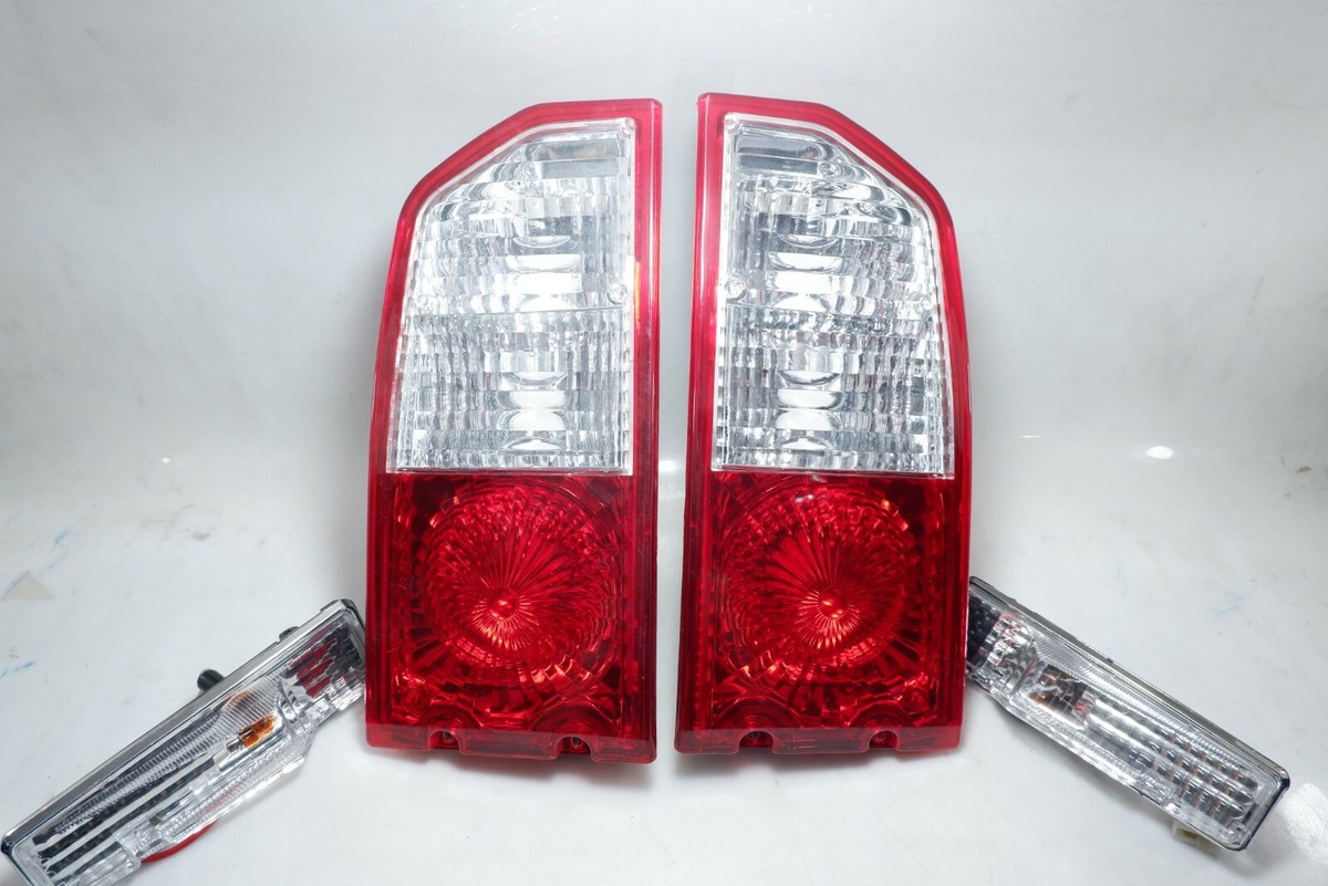 Fits SUZUKI VITARA SIDEKICK TRACKER ESCUDO TAILLIGHT HOUSING +