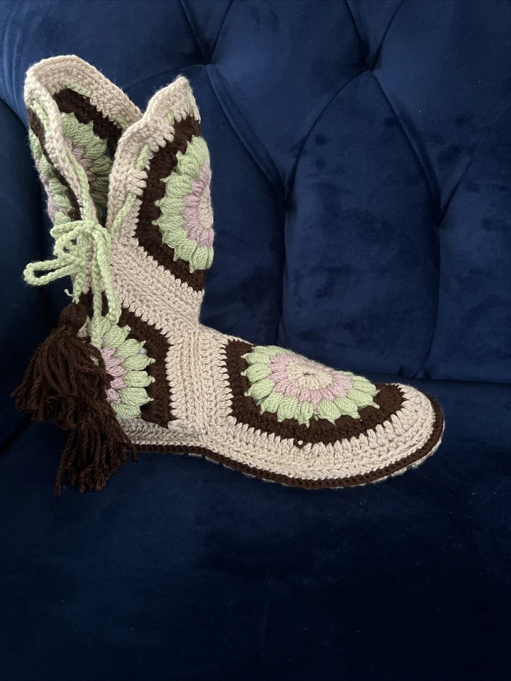 Acogedoras pantuflas botín de ganchillo Foto 4 de 4