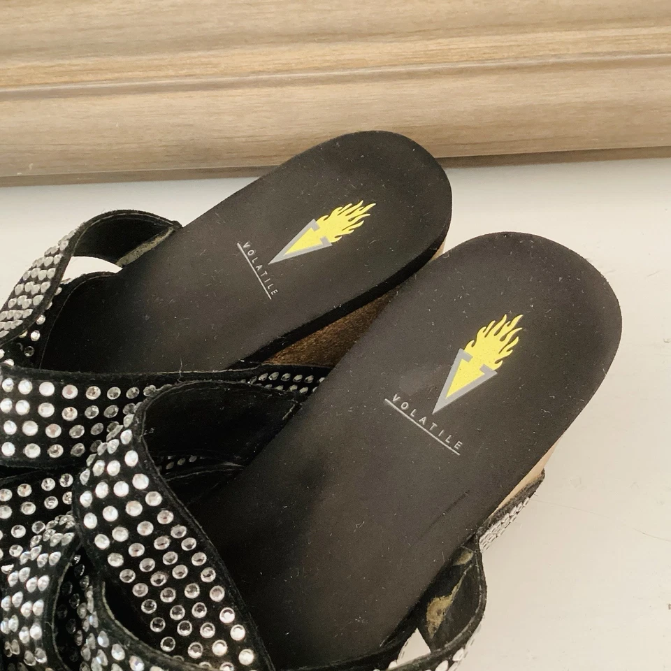 Volatile 皮革厚底楔形凉鞋露趾懒人珠宝高跟鞋 7 码 — 第 4/4 张图片