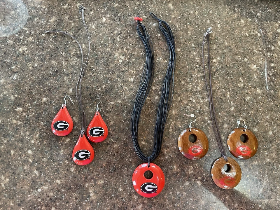 UGA Georgia Bulldogs 3 collares y 2 pendientes a juego un juego es de madera real Foto 2 de 4