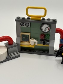 Retired Lego Set #70901 Mr. Freeze Ice Attack