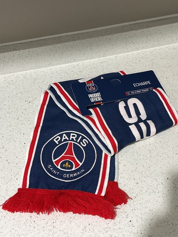 PARIS. ST GERMAIN Football Club Scarf. “Ici C’est Paris”