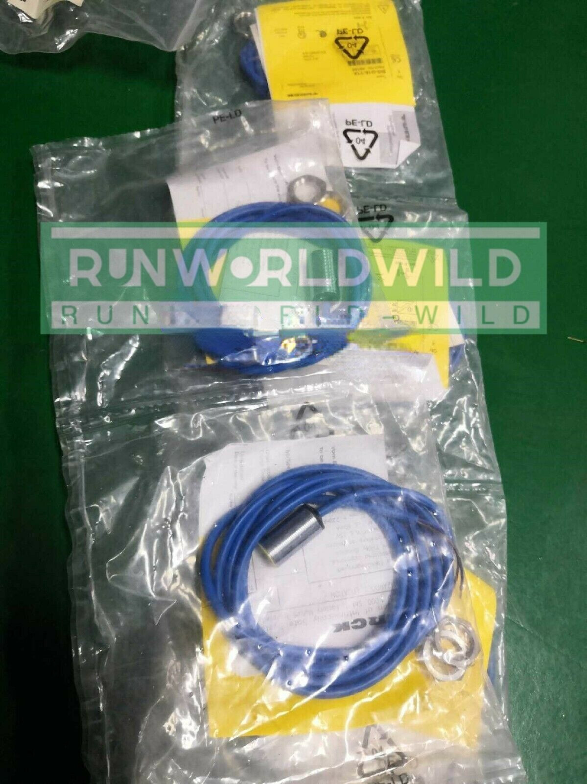 1pcs New Turck Proximity Switch B15-G18-Y1X
